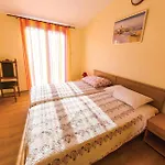 Ul Ftudmana アパート トロギール